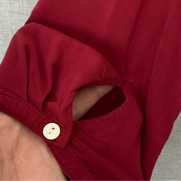 Old Navy Button Up Top Womens Sz Med Red 100% Rayon Flowy - Picture 2 of 9